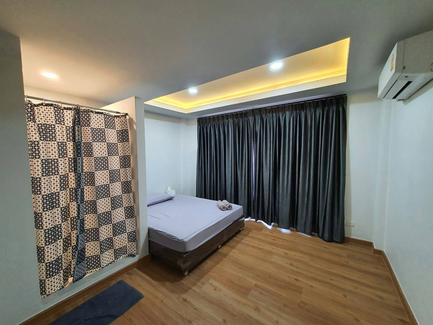 PINKY SPA(ซอยหลังโรบินสันศรีราชา) สปาสำหรับท่านชาย